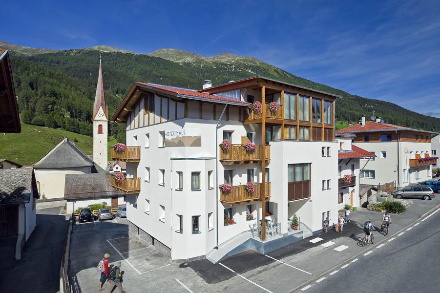 Hotel Mall San Valentino alla Muta Eksteriør bilde
